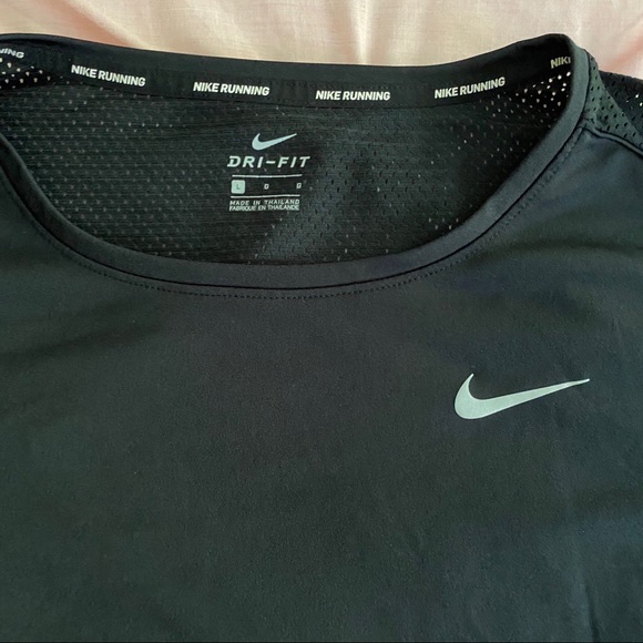 NWOT • Nike Running Shirt | Women's Size Large - Picture 3 of 4